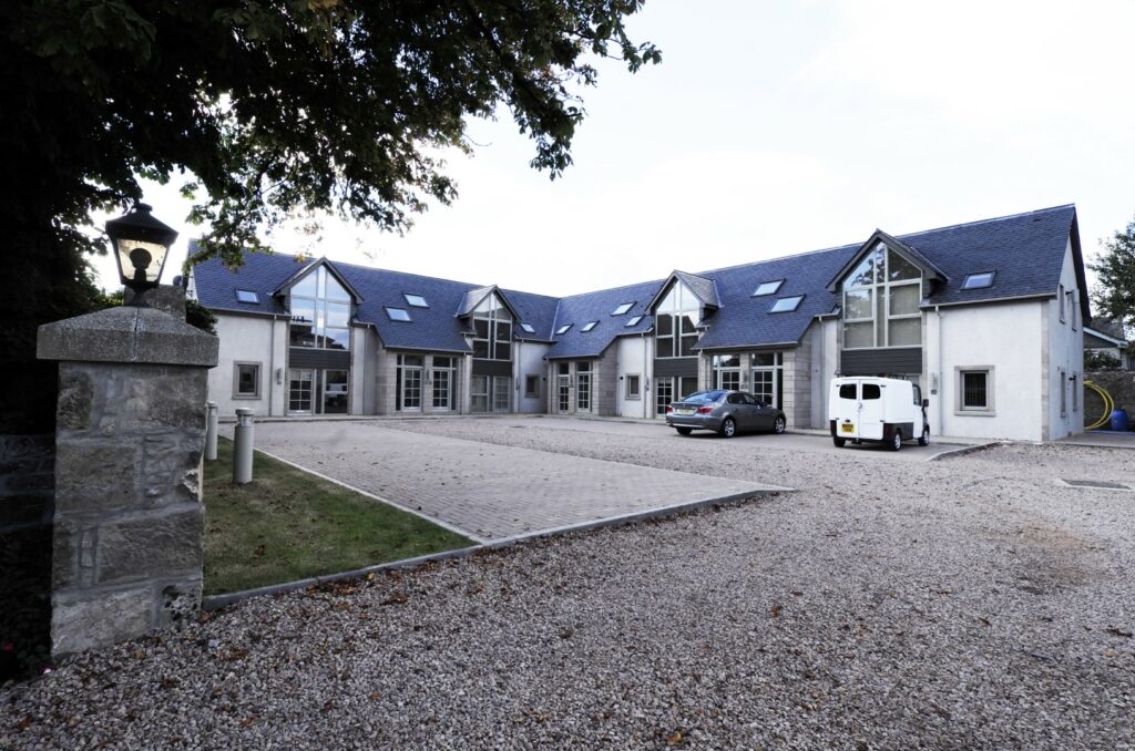 Mansefield Hotel Elgin 6